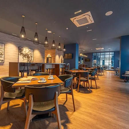 伊斯迪瓦托克布拉德酒店